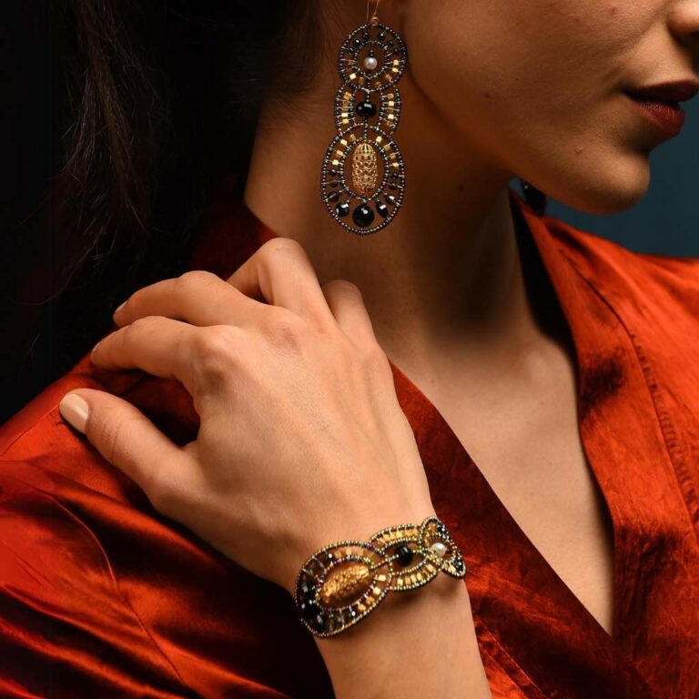 Raja-Black-Bracelet-Earrings - Ziio Jewels