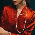 Raja-White-Bracelet-Earrings-White-M-Necklace-Dolce-G