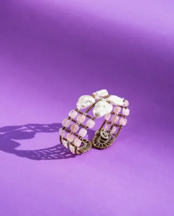 Detail of baroque pearl and morganite bracelet Ziio